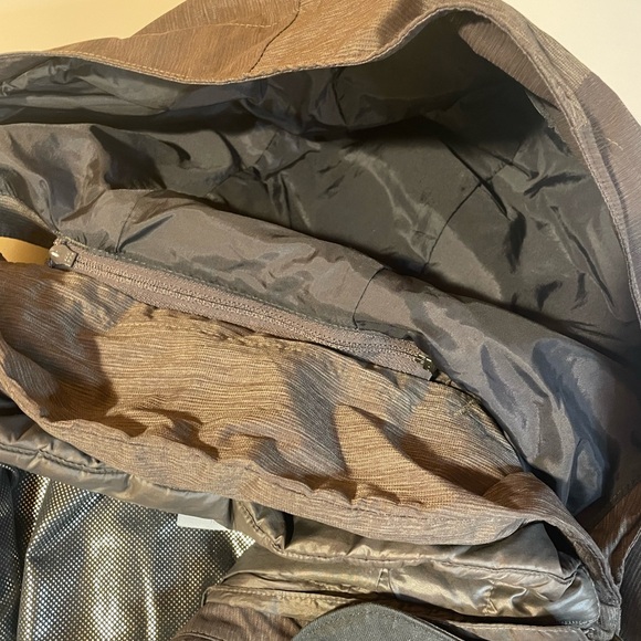 Gently used Columbia 3-in-1 interchange Omni-Tech jacket with plenty of pockets. - Picture 4 of 10